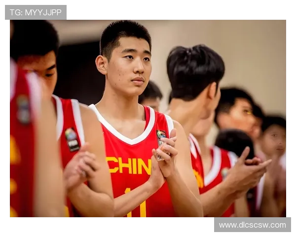 中国男篮力克澳大利亚挺进世界杯四强 展现出强大团队精神与实力