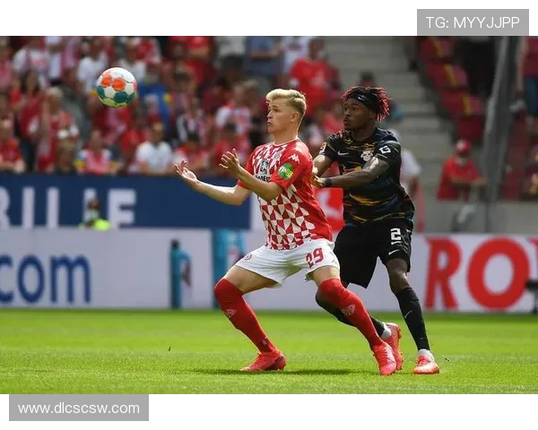 德甲豪门竞争激烈 各队阵容变化与未来发展展望