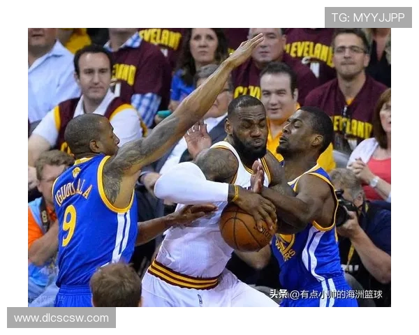 NBA新赛季开启 詹姆斯领衔湖人迎战勇士 诸强争冠态势愈加激烈