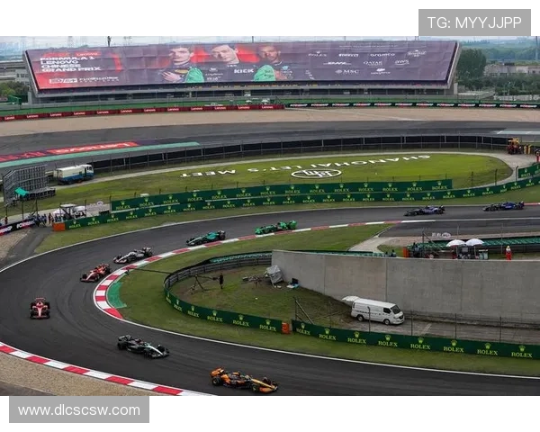 新赛季F1风云再起 车队升级规则变动引发围场热议全球车迷高度关注