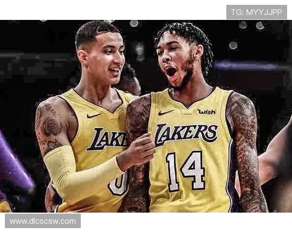 詹姆斯率湖人上演逆转好戏击败劲旅巩固季后赛竞争格局再奠胜局基