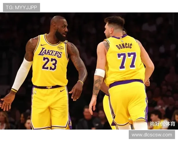 詹姆斯领衔湖人逆转取胜引爆联盟新赛季格局变化观察深度分析前瞻